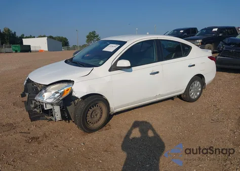 2013 Nissan Versa S/S Plus/Sv/Sl z USA, uszkodzony, nr VIN 3N1CN7AP7DL824558